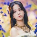 Loona Zian.
