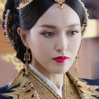 Mme Fang