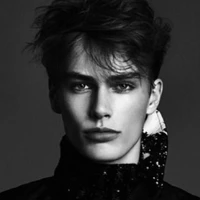 Oliver Knight (ML friend/Right hand)