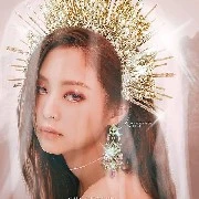 Jennie / aunt of Tae / Mom of jimin
