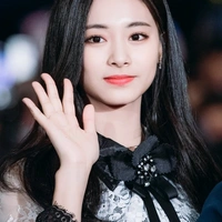 Tzuyu[kakak tiri jisoo]