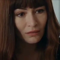 Arzu ( secretária )