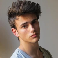 Brian Valdéz {irmão de Laura}