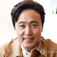 Um Hyo Sup( rektor jurusan)