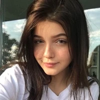 Emma Sandoval(17)(ceo 1)
