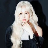 Jennie Kim/Daisie