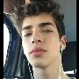 Damian Wang (18)(hermano)