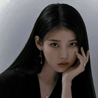 ♠️💜IU 28 y