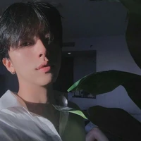 บุ๊ค(เพื่อนนายเอก)