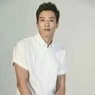 พ่อ(นางเอก)