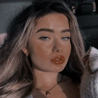 Camila Sato(17)
