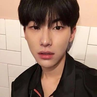 อลัน/เพื่อนพระเอก
