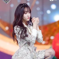 Huang Tiara Alena Queen(Yuju Lervi)