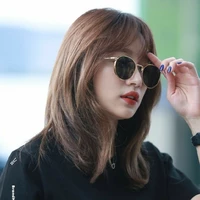 ซาร่า(พี่สาวพระเอก)