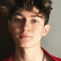 Aron(17)(sobrino)(hijo.d.M.y.M)