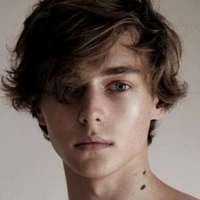 Liam(17)(sobrino)(hijo.d.N.y.S)