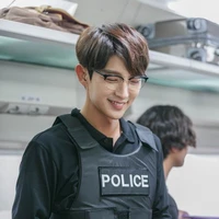 ธัน