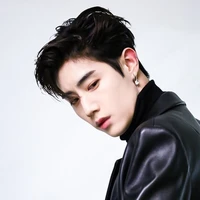 คูเวต:พระเอก