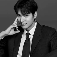 Min Hoo(Lisa/Davika dad)