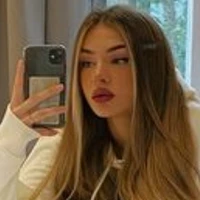 Carolina Wilson(18)(box y cantante)