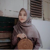 𝗔𝗠𝗘𝗟𝗜𝗔𝗡𝗔 𝗠𝗔𝗛𝗘𝗡𝗗𝗥𝗔(kakak)