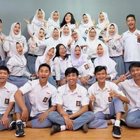 seluruh siwa/i