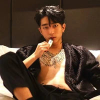 เอิร์ธ🤴🏻