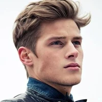 Liam Smith ( hermano gemelo)
