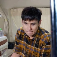 ไผ่ พงศธร