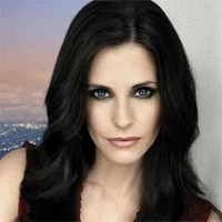 Malena (Nana, Esposa de Mario)