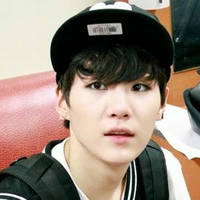 min yoongi (suga)
