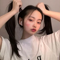 พลอย.