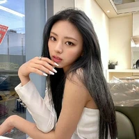 YUNA ( mami nya yeji )