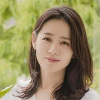 Sarah [Bunda Azka/Raka)