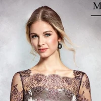 Lilia Robertson [Mamá de Samuel y Andy]