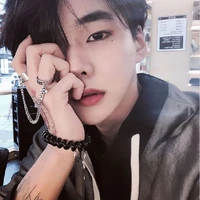 ซี🖤(เพื่อนพระเอก+นายเอก+มาเฟีย+นักฆ่า)