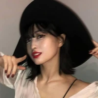 lyora Swift