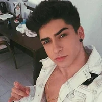 Alex (guardespaldas de Erika )