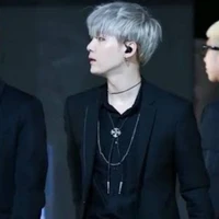 มิน​  ยุนกิ