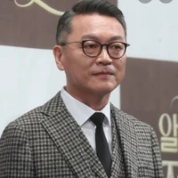 Mr. Kim/Kim eui sung (ml father)