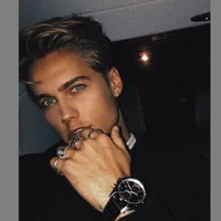 Gustavo Henderson[19][CEO]