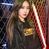 Evelina Verald (Lauren)