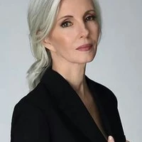 Daniela Coach (Madre de Javier)