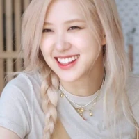 park chae-young(rosé)