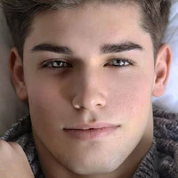 Dominic Carillo (novio de Azul)