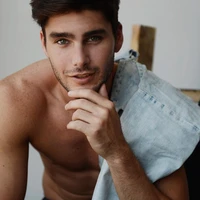 Roberto Gómez (amigo de azul)