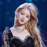 แอลลี่ (นางเอก) 💗