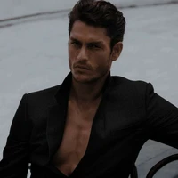 Aron  Medina