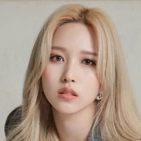 Myoi Mina