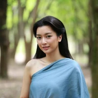 กลิ่นจันทร์(นางเอก)